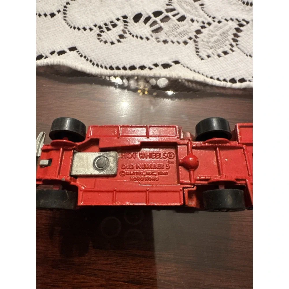 Hot Wheels Old Number 5 Fire Truck 1980 Hong Kong Diecast Car 1/64 #1695